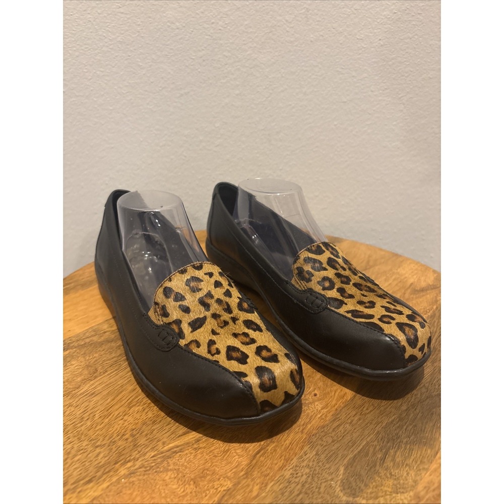 Clarks Collection Women Size 10 Wide Leather Slip on Loafers Bayou Black Leopard